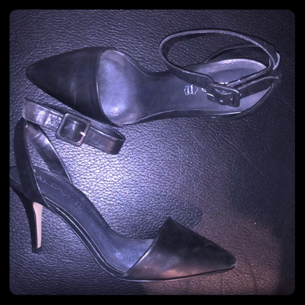 As New Aldo Black Leather Pumps